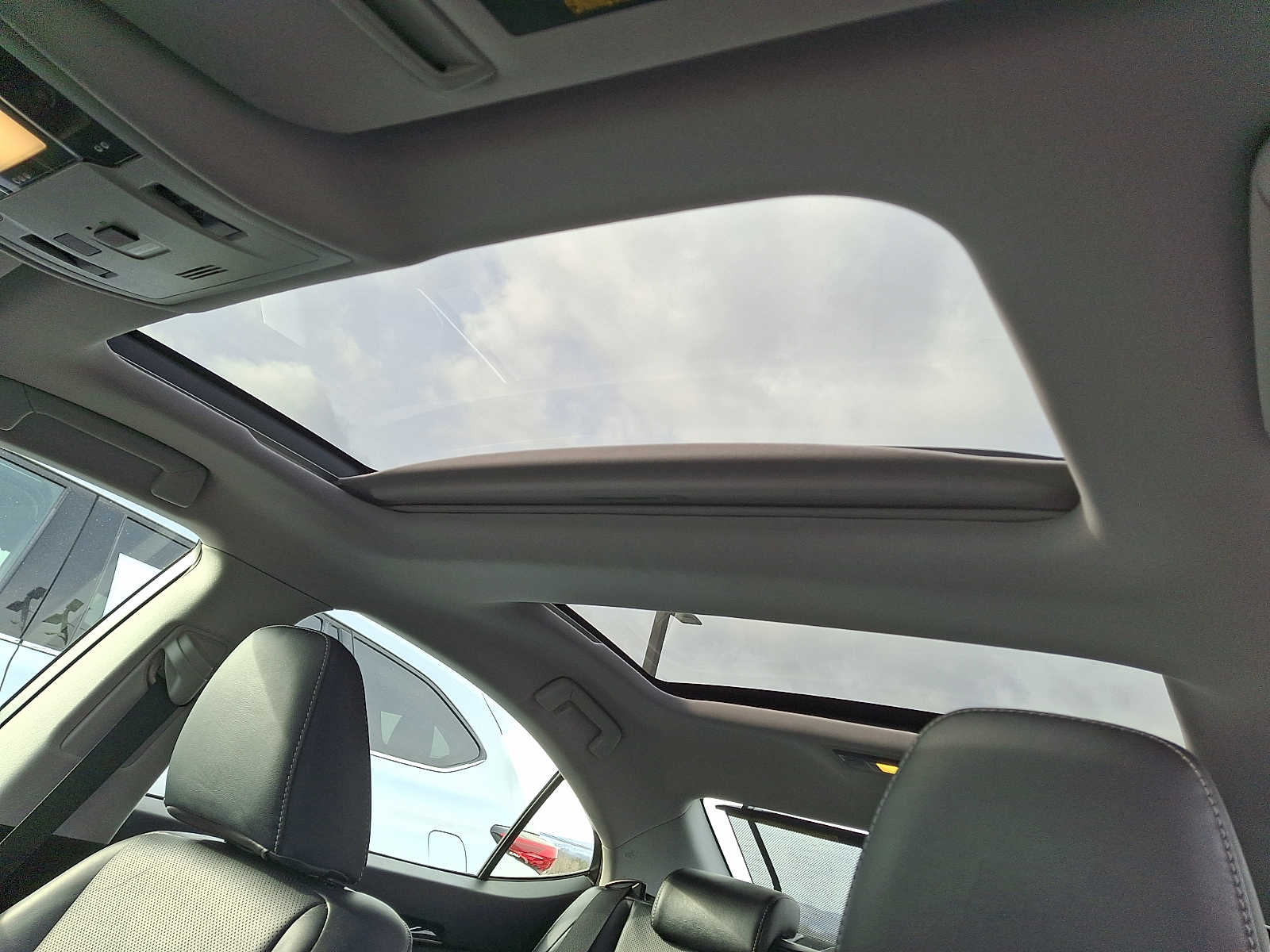 Thumbnail: 2018 Lexus ES - 12