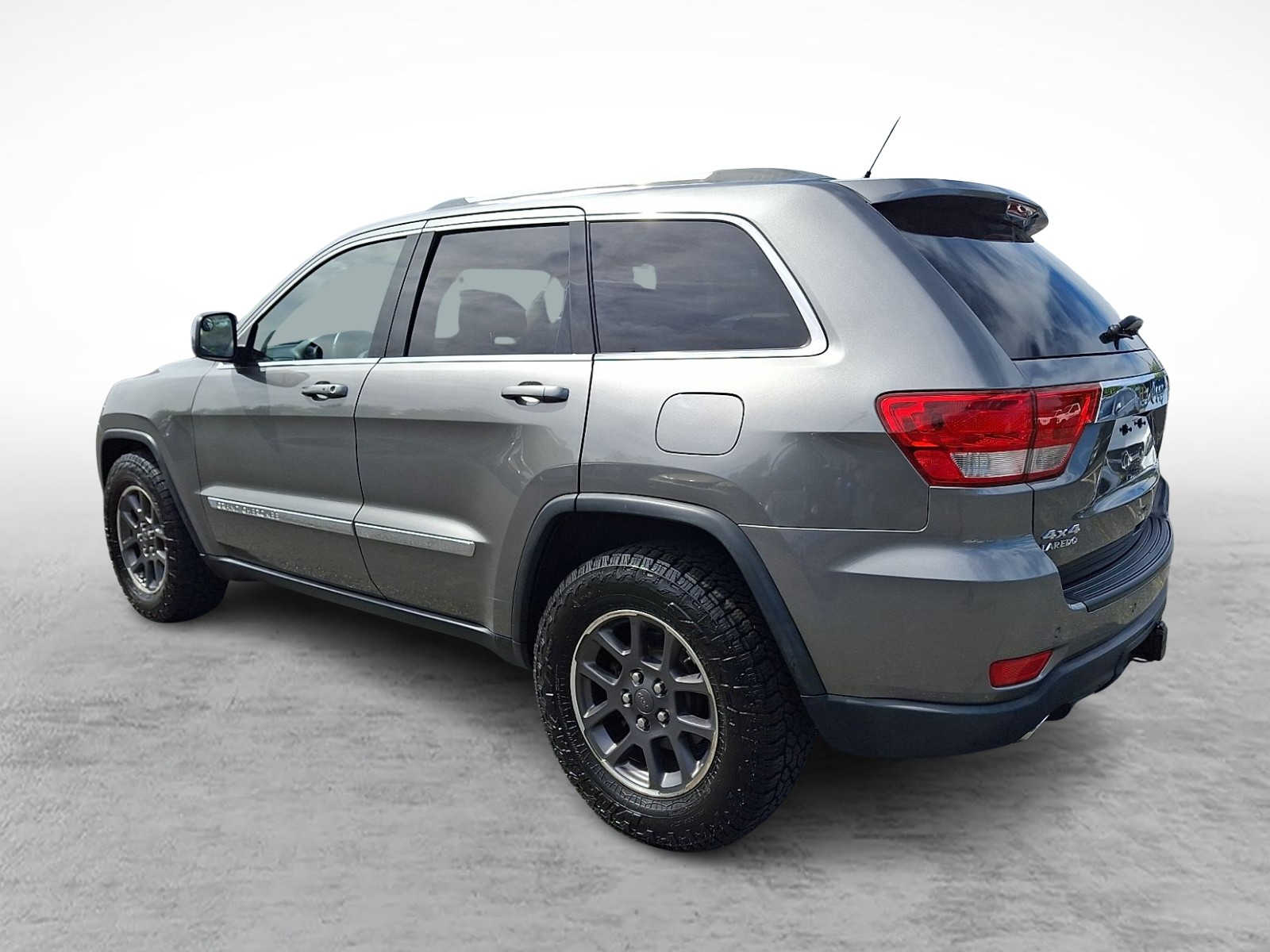 Thumbnail: 2012 Jeep Grand Cherokee - 5