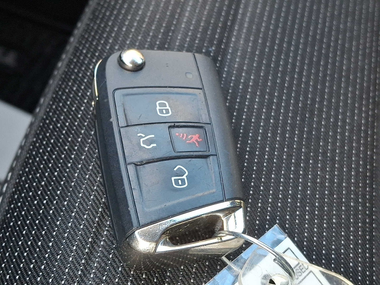 Thumbnail: 2022 Volkswagen Tiguan - 25