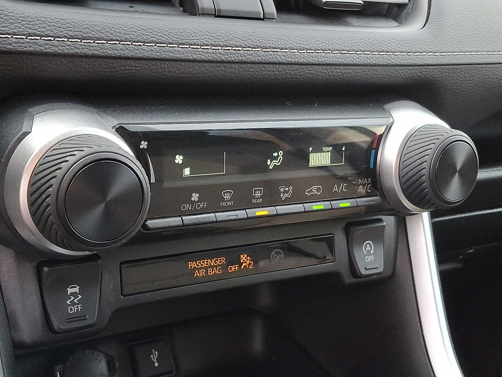 Thumbnail: 2022 Toyota RAV4 - 13