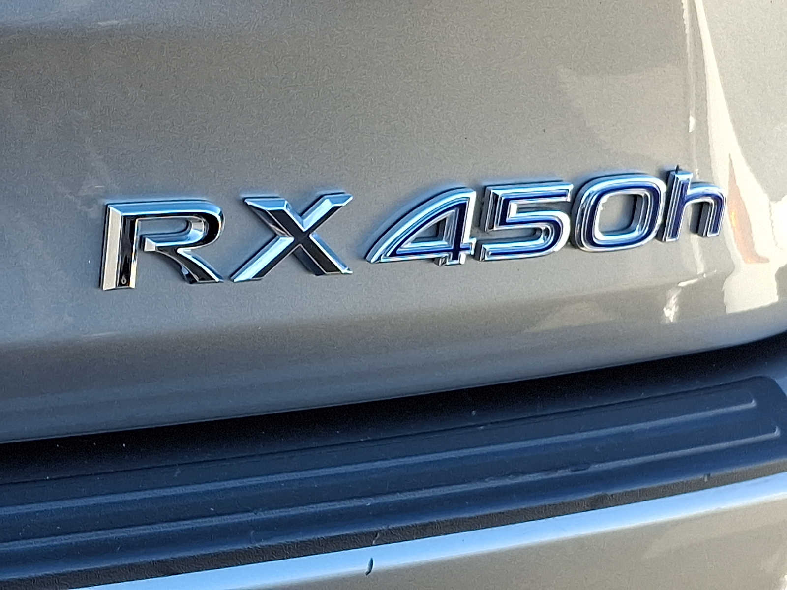 Thumbnail: 2022 Lexus RX - 28