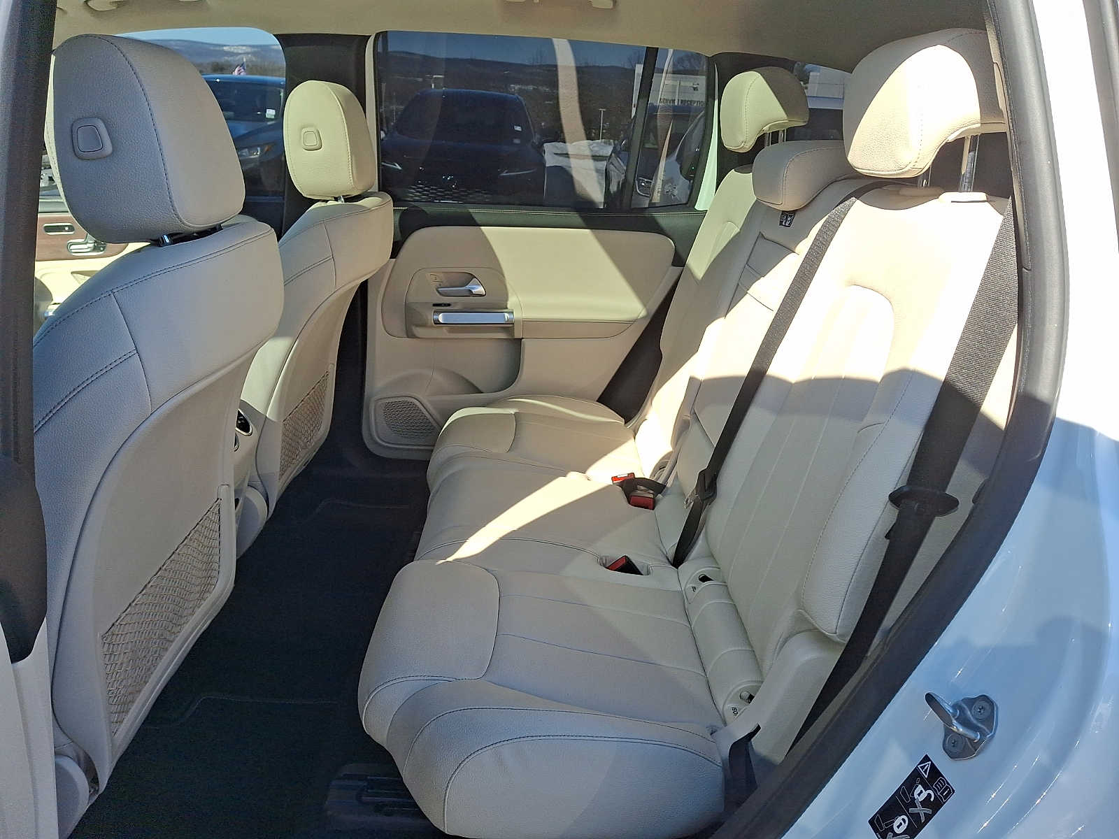 Thumbnail: 2022 Mercedes-Benz GLB - 8