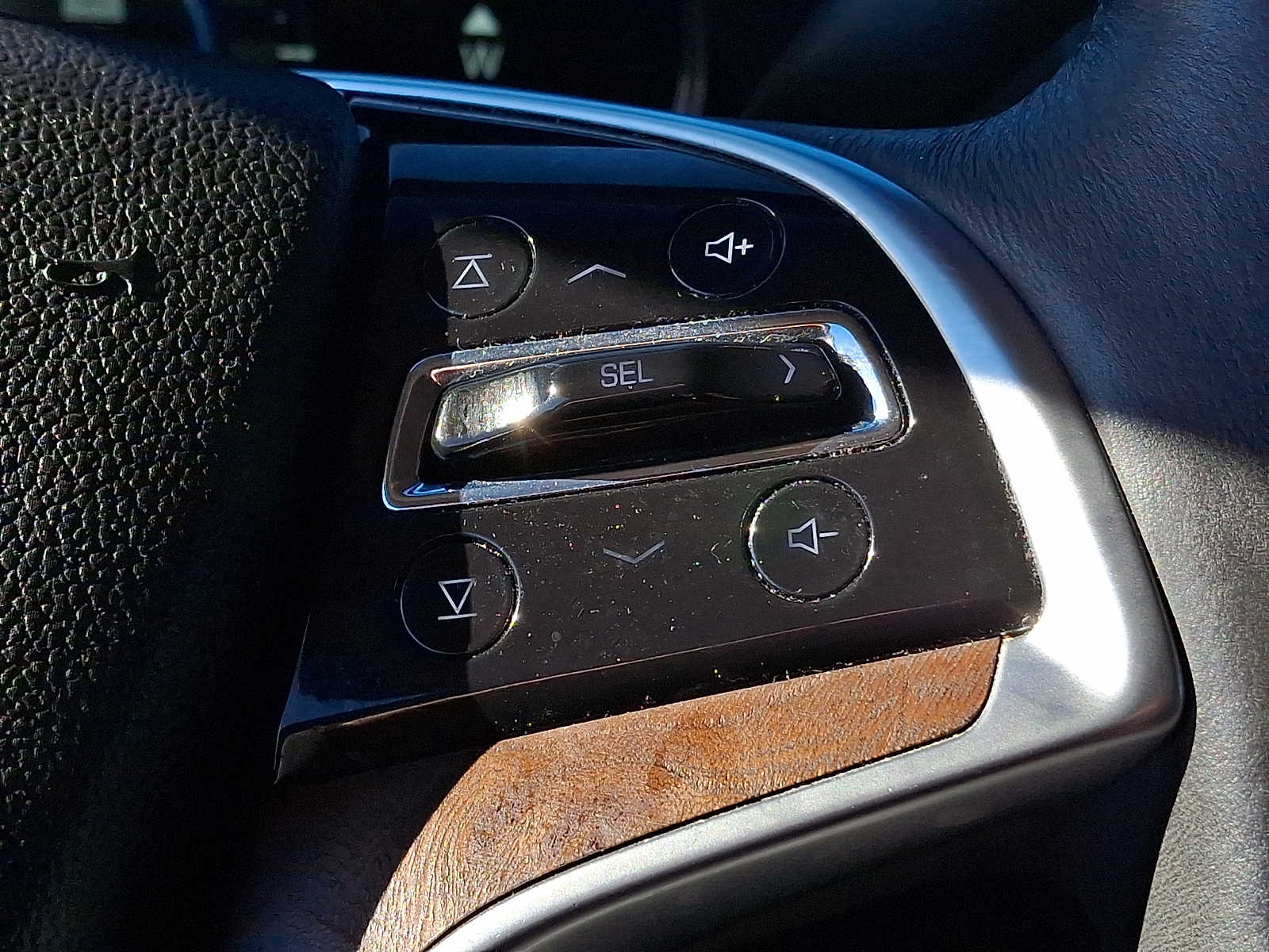 Thumbnail: 2017 Cadillac Escalade - 21