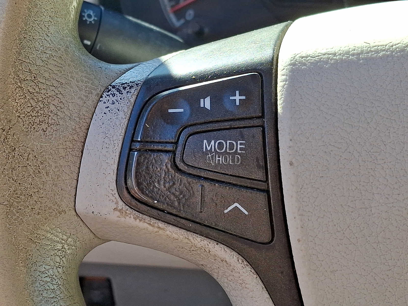 Thumbnail: 2014 Toyota Sienna - 18