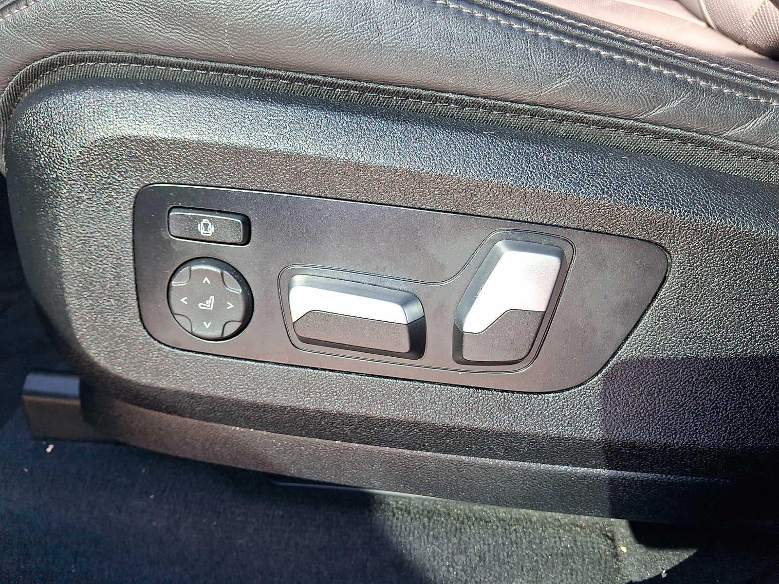 Thumbnail: 2023 BMW X5 - 11