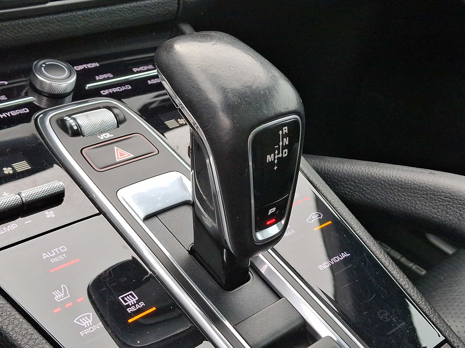 Thumbnail: 2020 Porsche Cayenne - 13