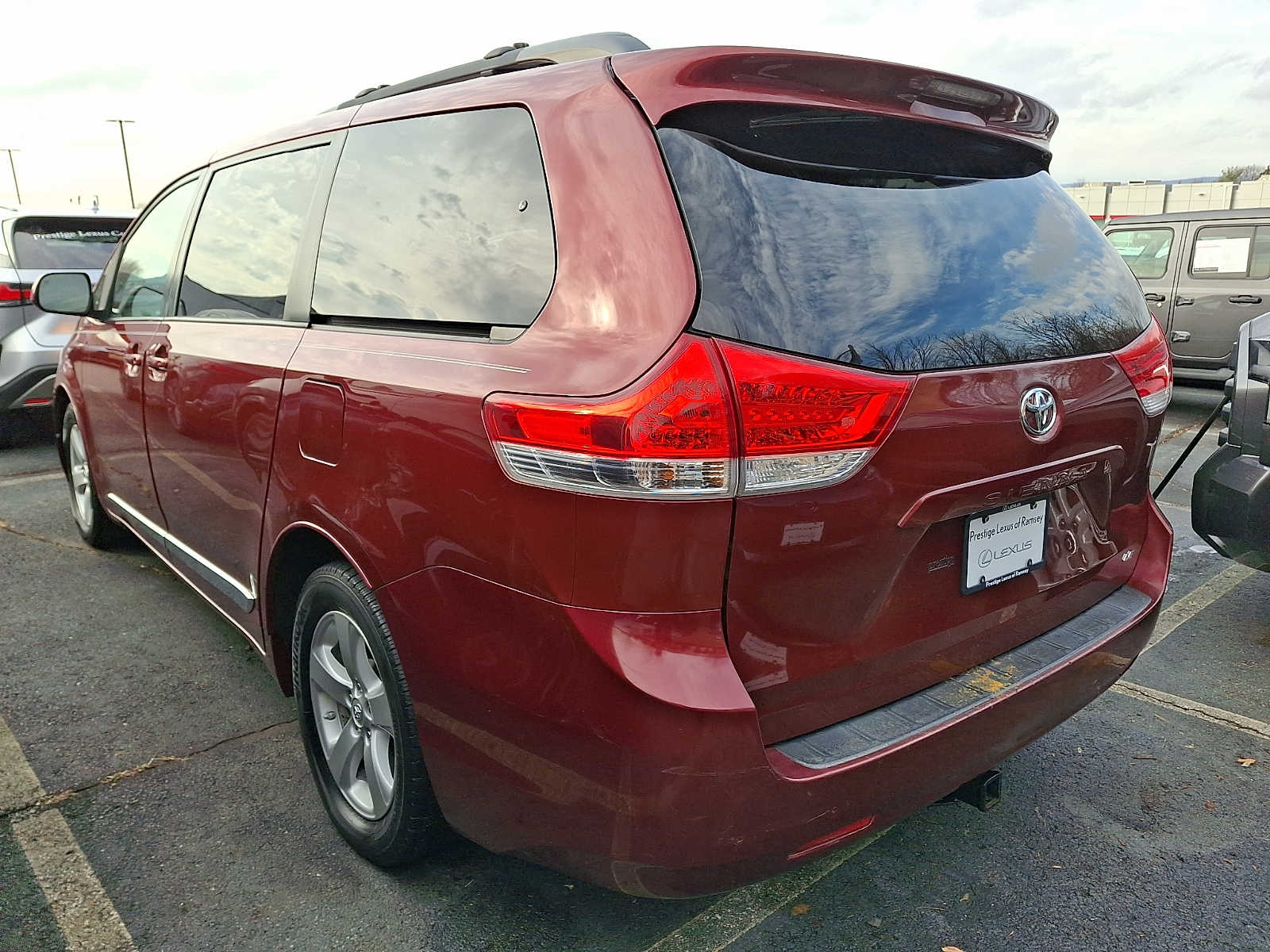 Thumbnail: 2014 Toyota Sienna - 5