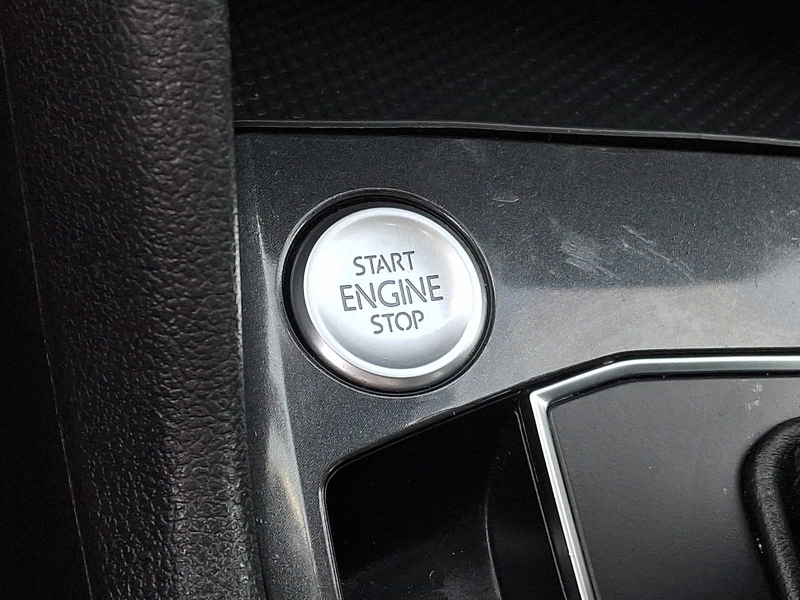 Thumbnail: 2019 Volkswagen Tiguan - 22