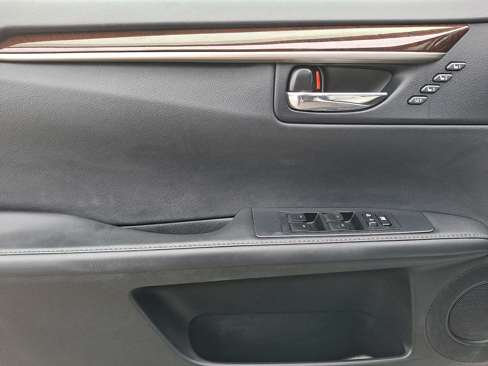 Thumbnail: 2013 Lexus ES - 9