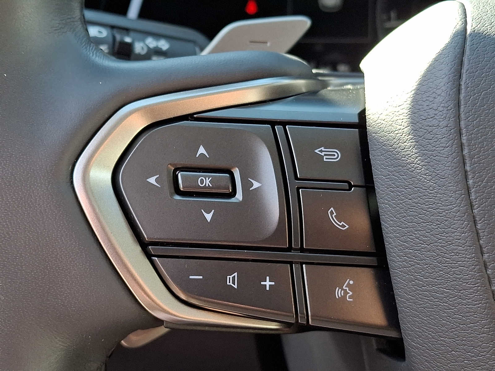 Thumbnail: 2024 Lexus RX - 18