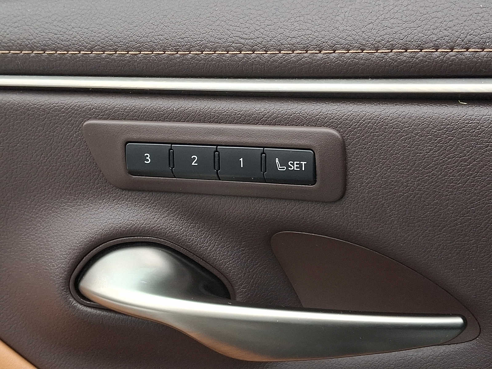 Thumbnail: 2019 Lexus ES - 25