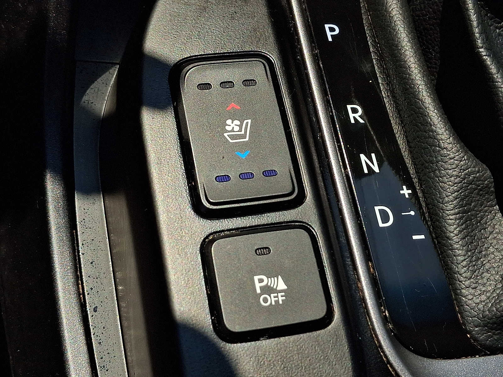 Thumbnail: 2015 Hyundai Santa Fe - 20