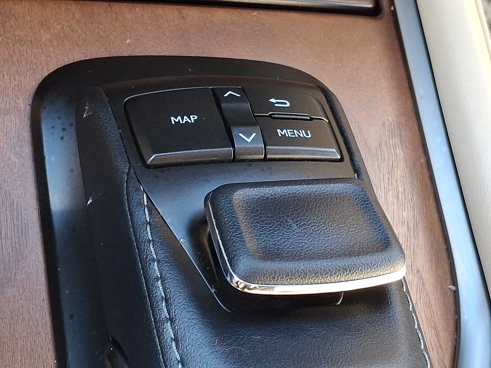 Thumbnail: 2020 Lexus LX - 22