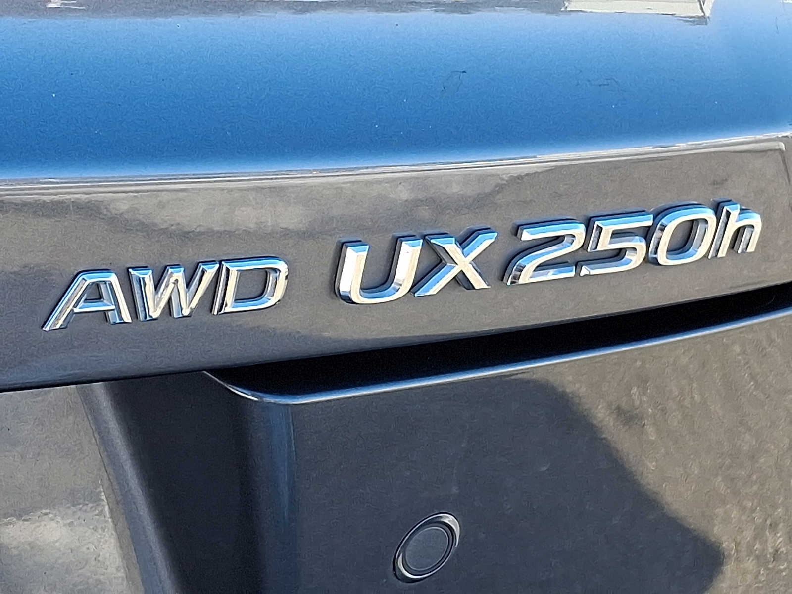 Thumbnail: 2023 Lexus UX - 29