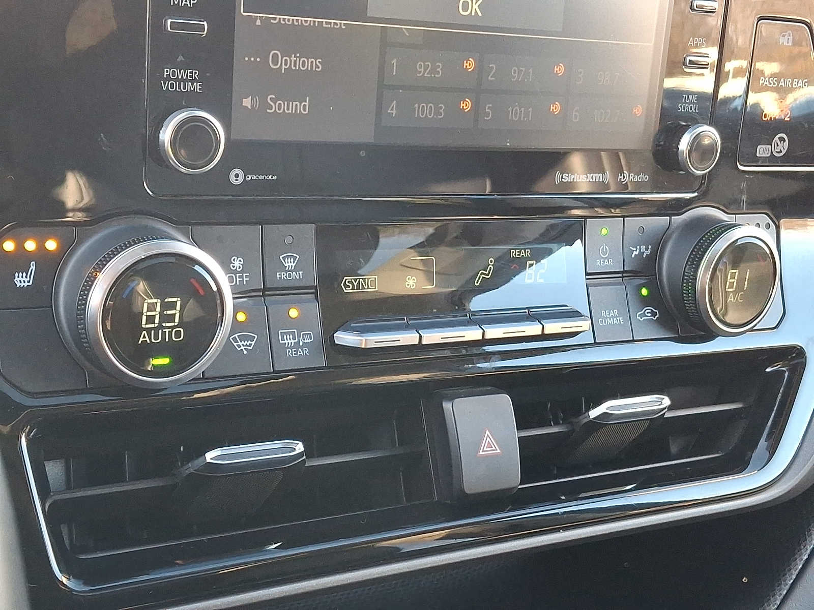 Thumbnail: 2022 Toyota Highlander - 15