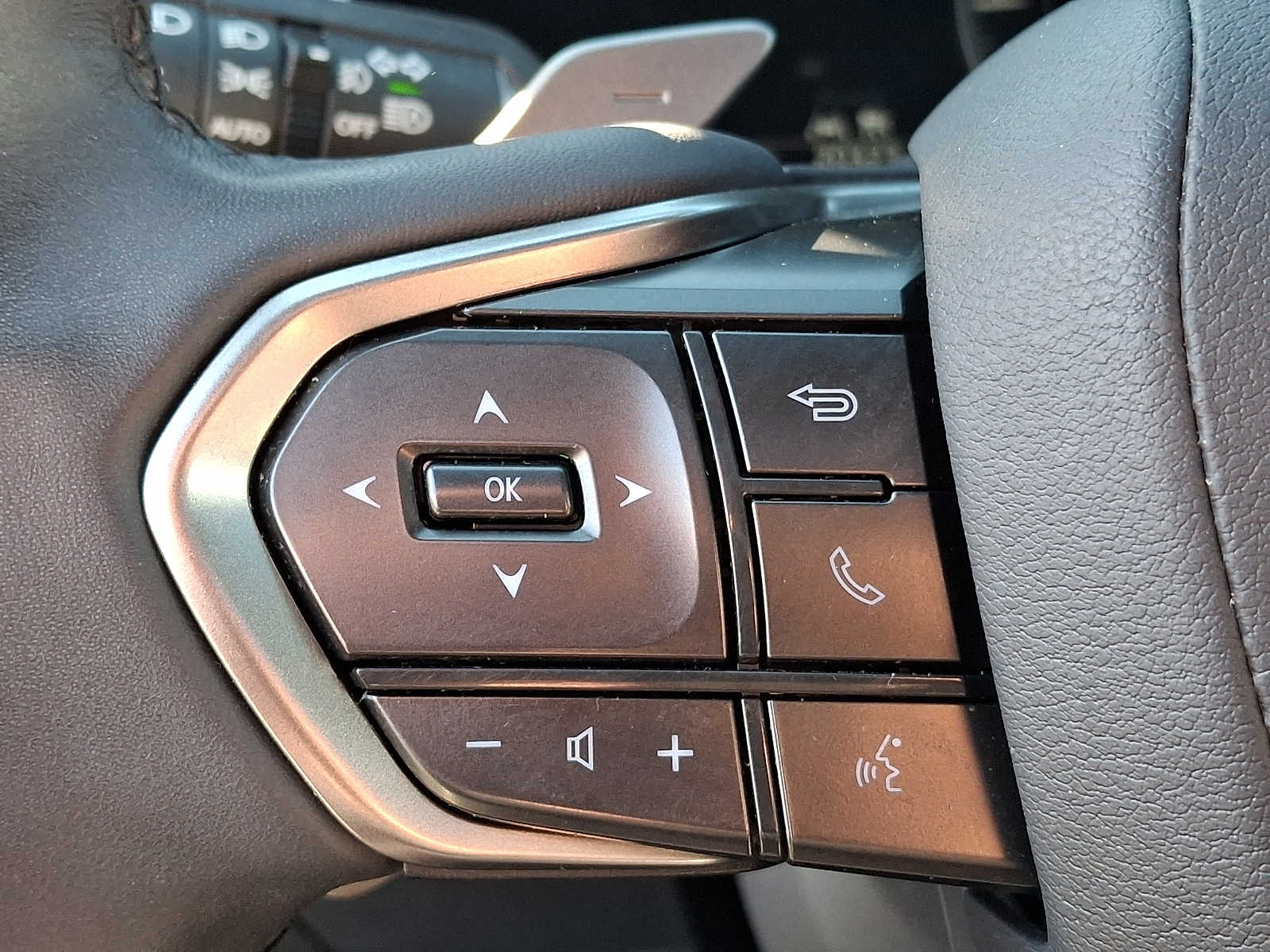 Thumbnail: 2023 Lexus RX - 18