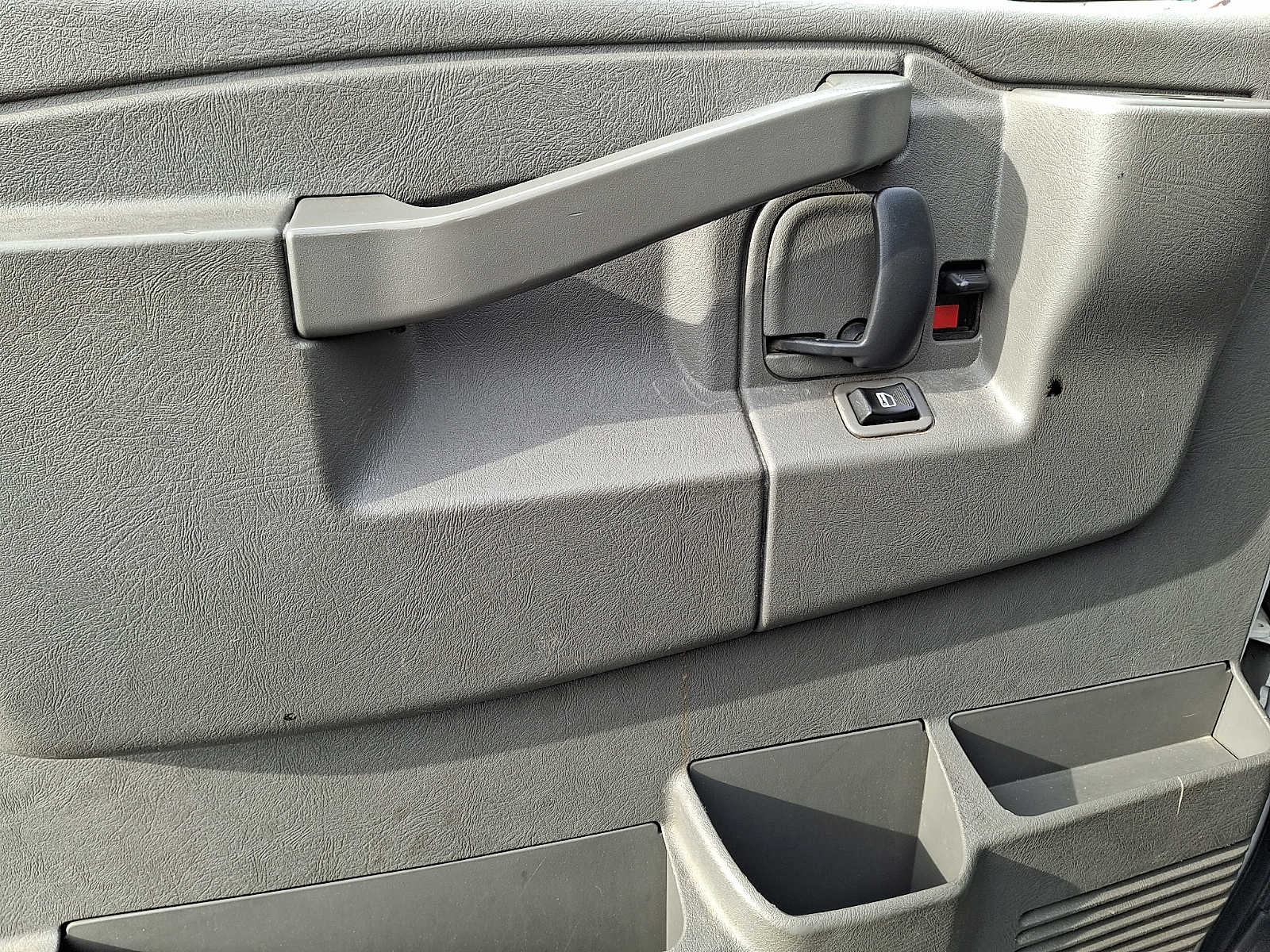 Thumbnail: 2019 GMC Savana - 9