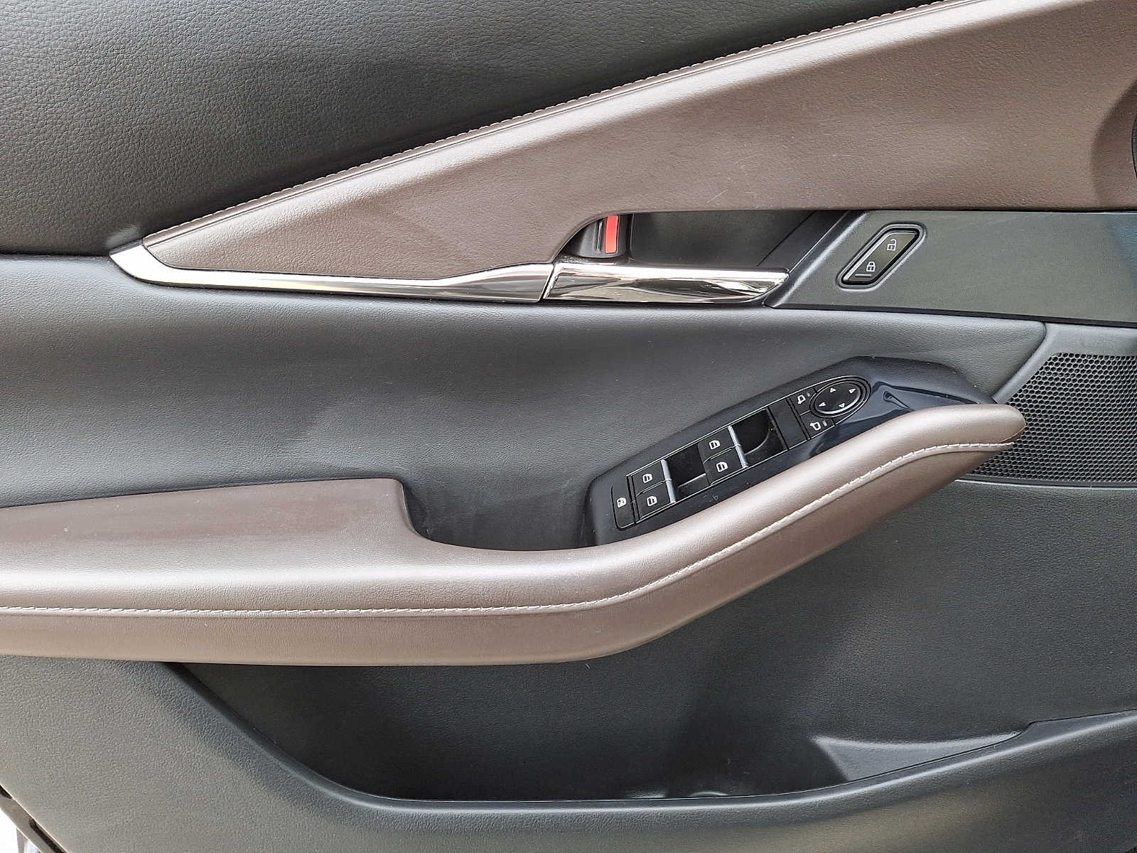 Thumbnail: 2022 Mazda CX-30 - 10