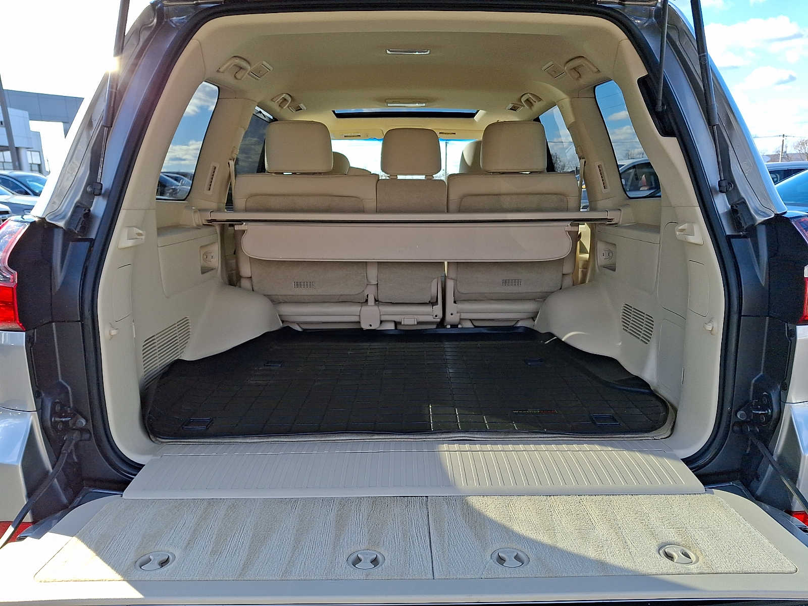 Thumbnail: 2020 Lexus LX - 28