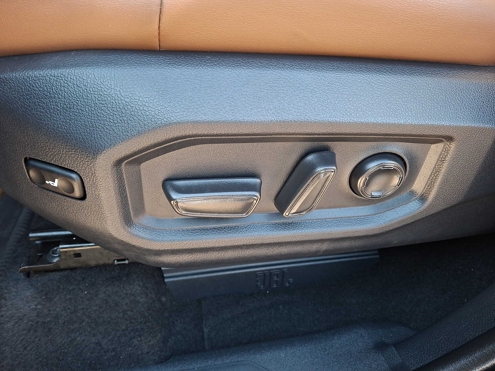 Thumbnail: 2023 Toyota Tundra - 9