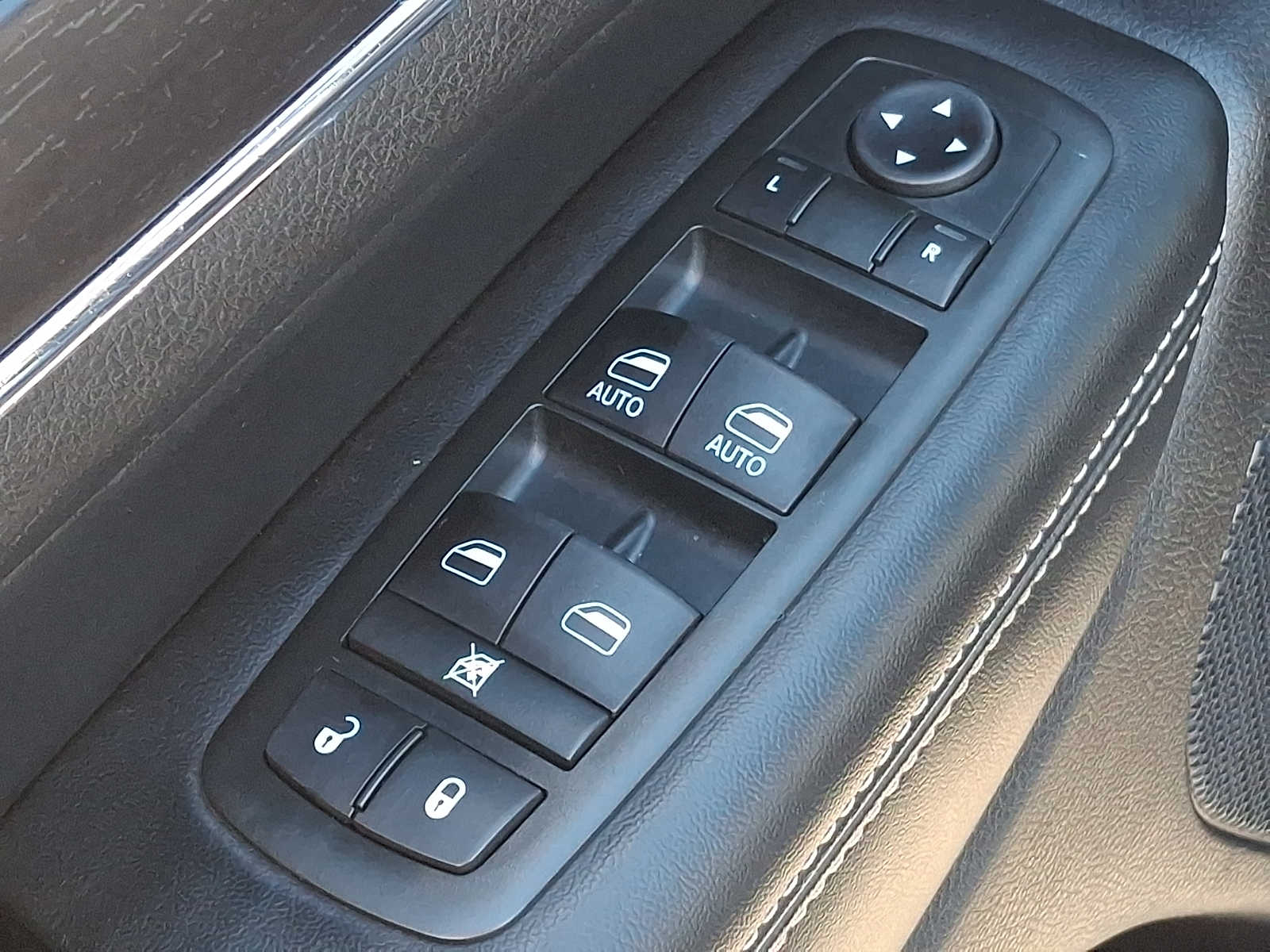 Thumbnail: 2014 Jeep Grand Cherokee - 23
