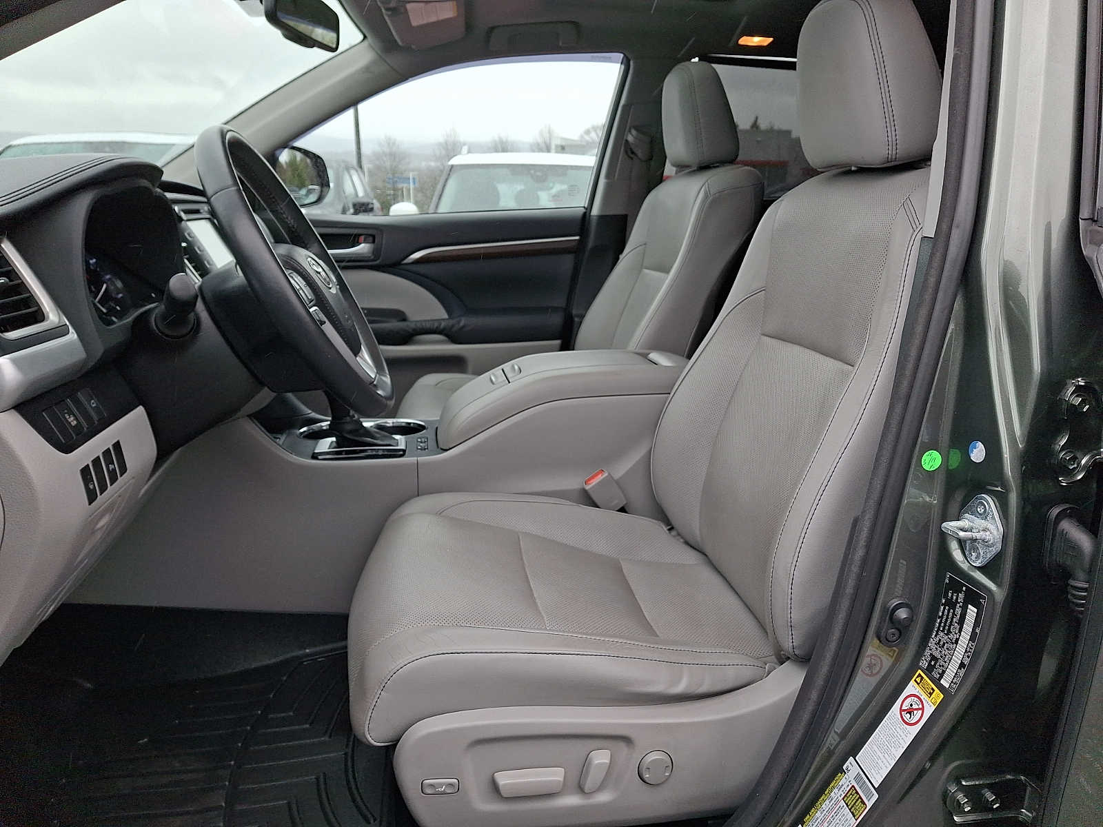 Thumbnail: 2014 Toyota Highlander - 11