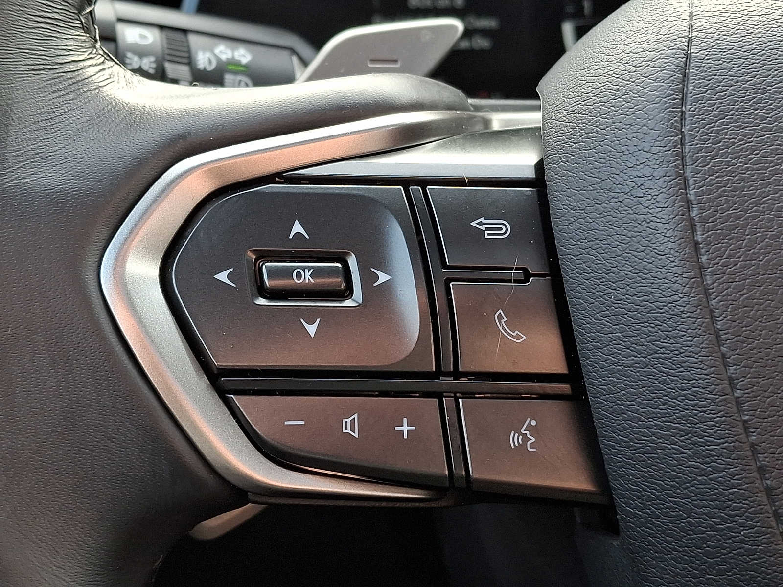 Thumbnail: 2025 Lexus RX - 18