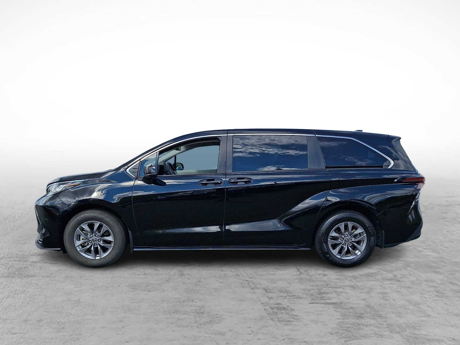 Thumbnail: 2023 Toyota Sienna - 5
