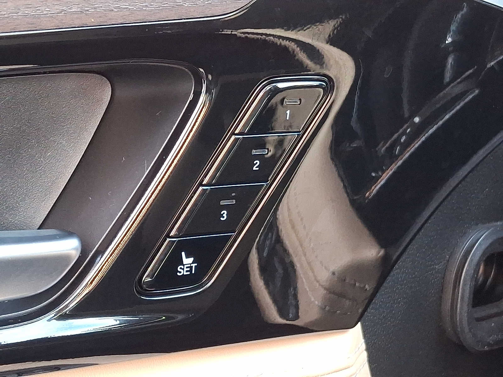 Thumbnail: 2023 Acura MDX - 25