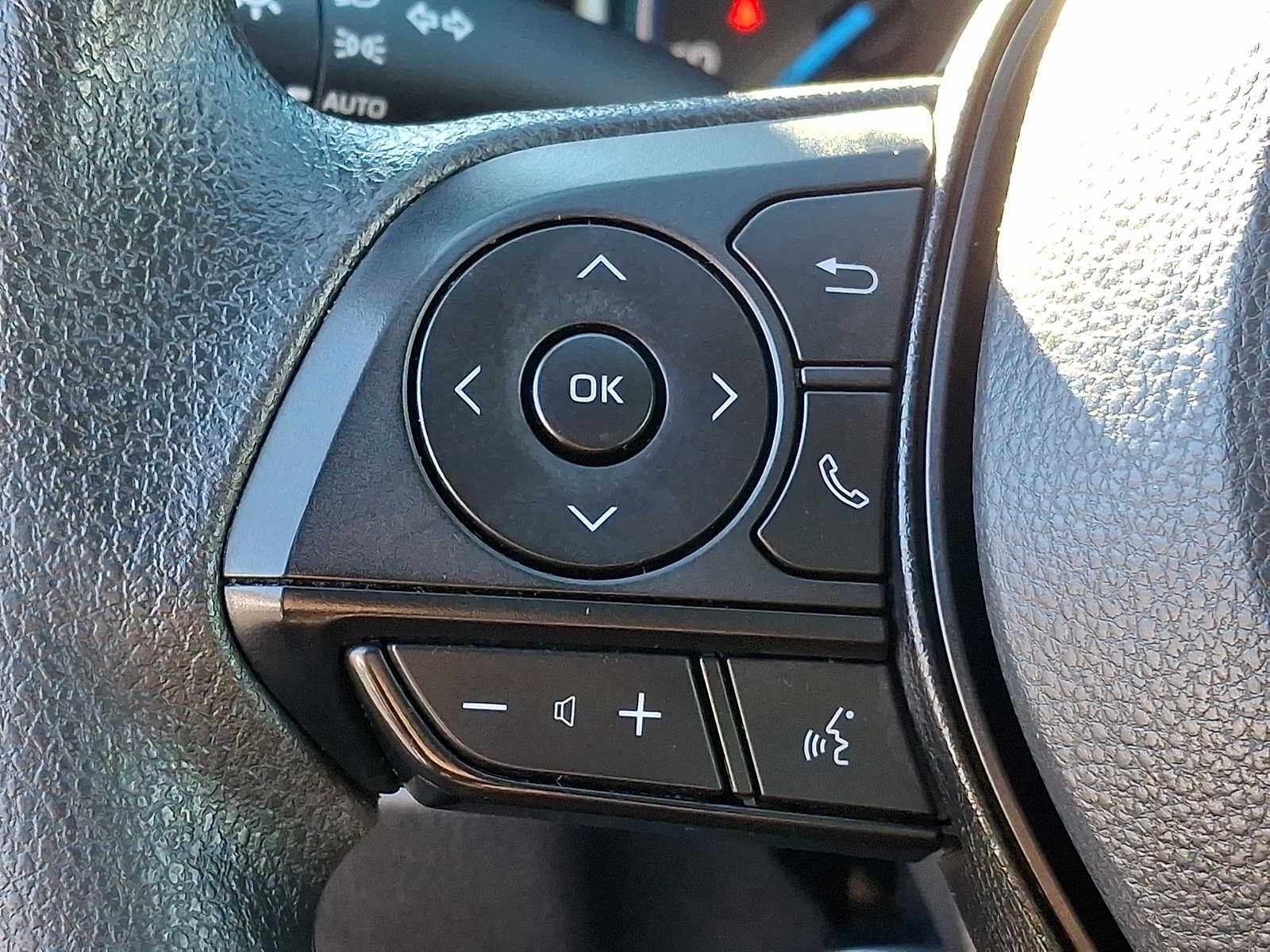 Thumbnail: 2025 Toyota RAV4 - 17