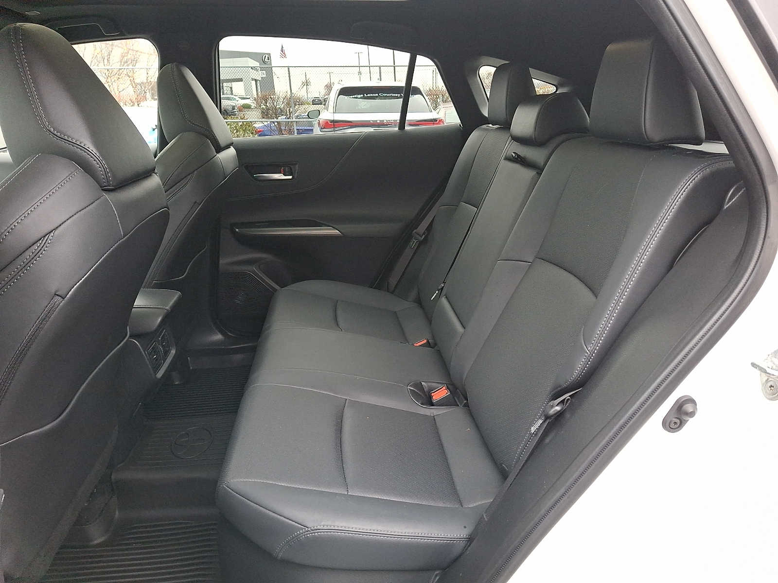 Thumbnail: 2023 Toyota Venza - 9