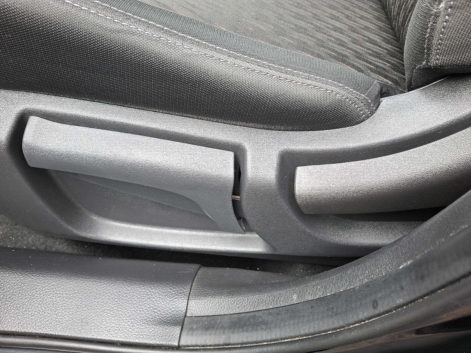 Thumbnail: 2019 Nissan Rogue - 10