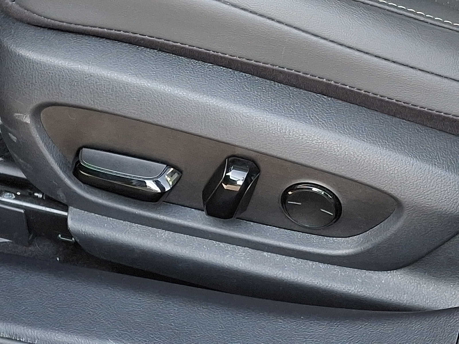 Thumbnail: 2025 Lexus ES - 12