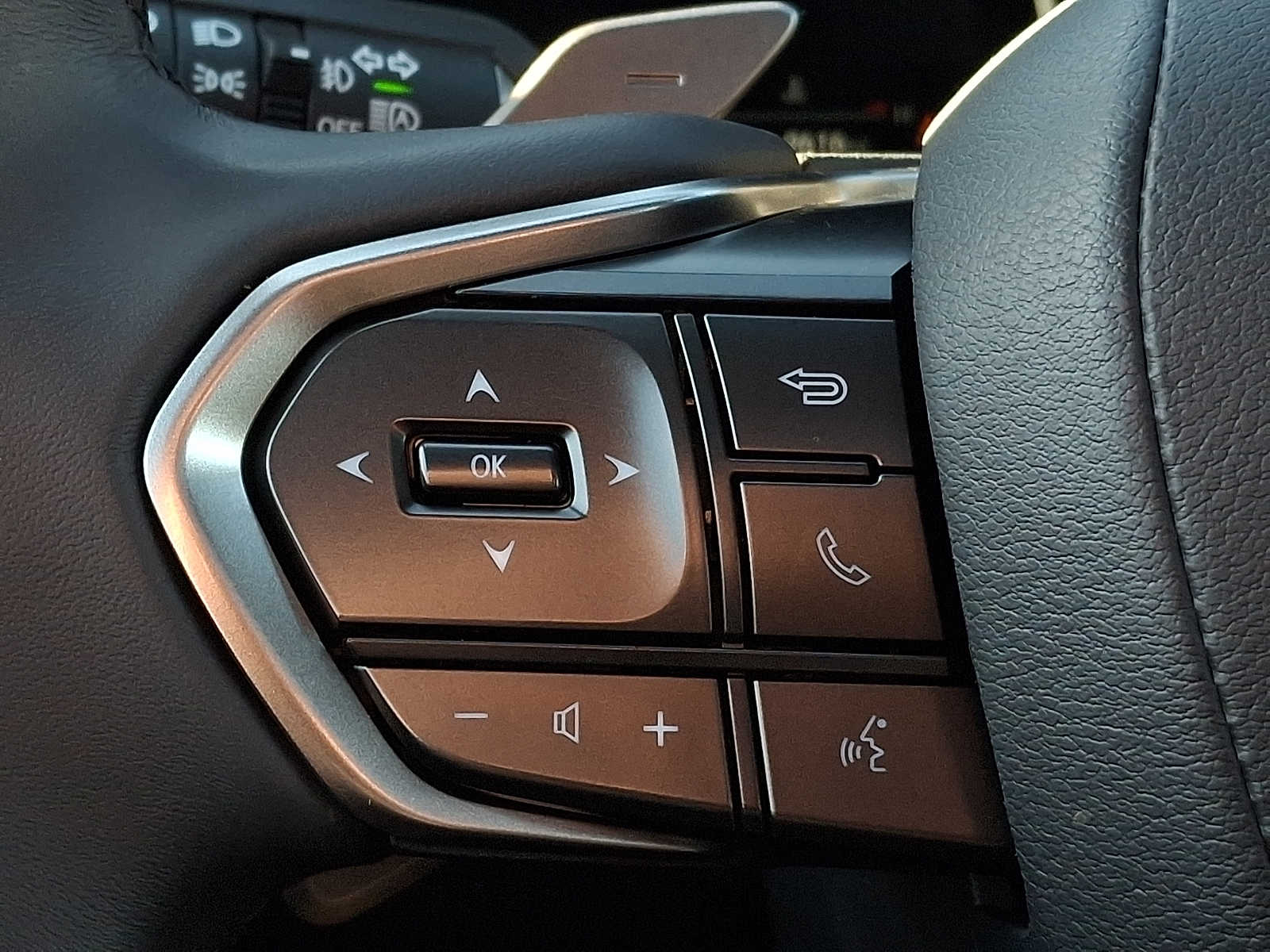 Thumbnail: 2025 Lexus RX - 17