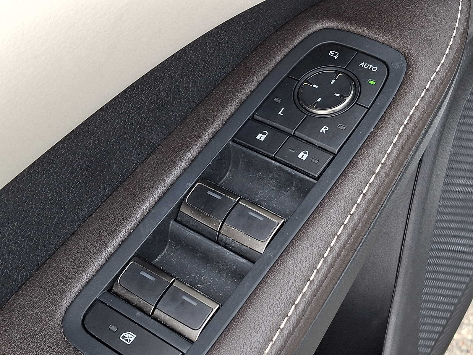 Thumbnail: 2023 Lexus RX - 21