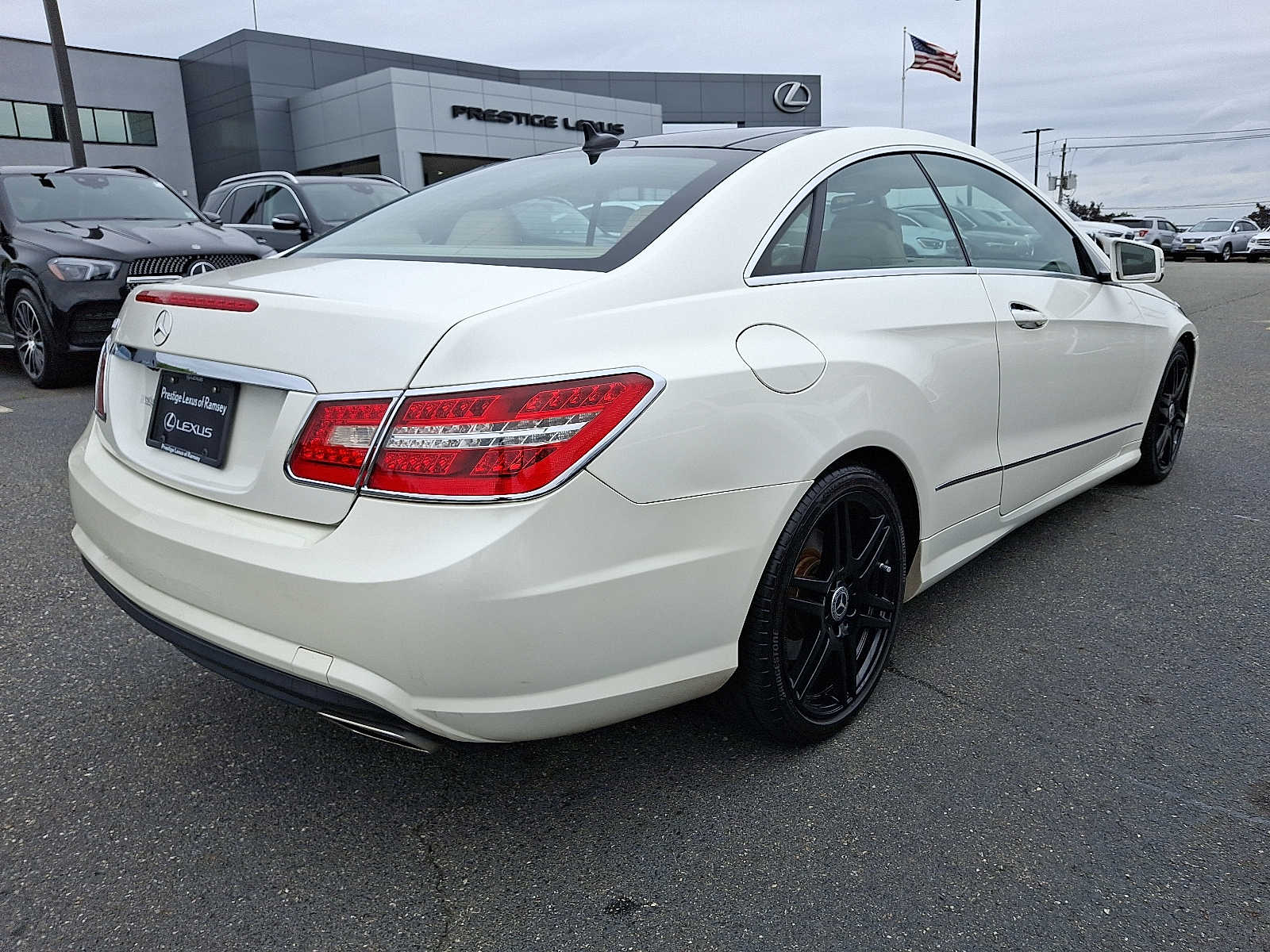 Thumbnail: 2010 Mercedes-Benz E-Class - 4
