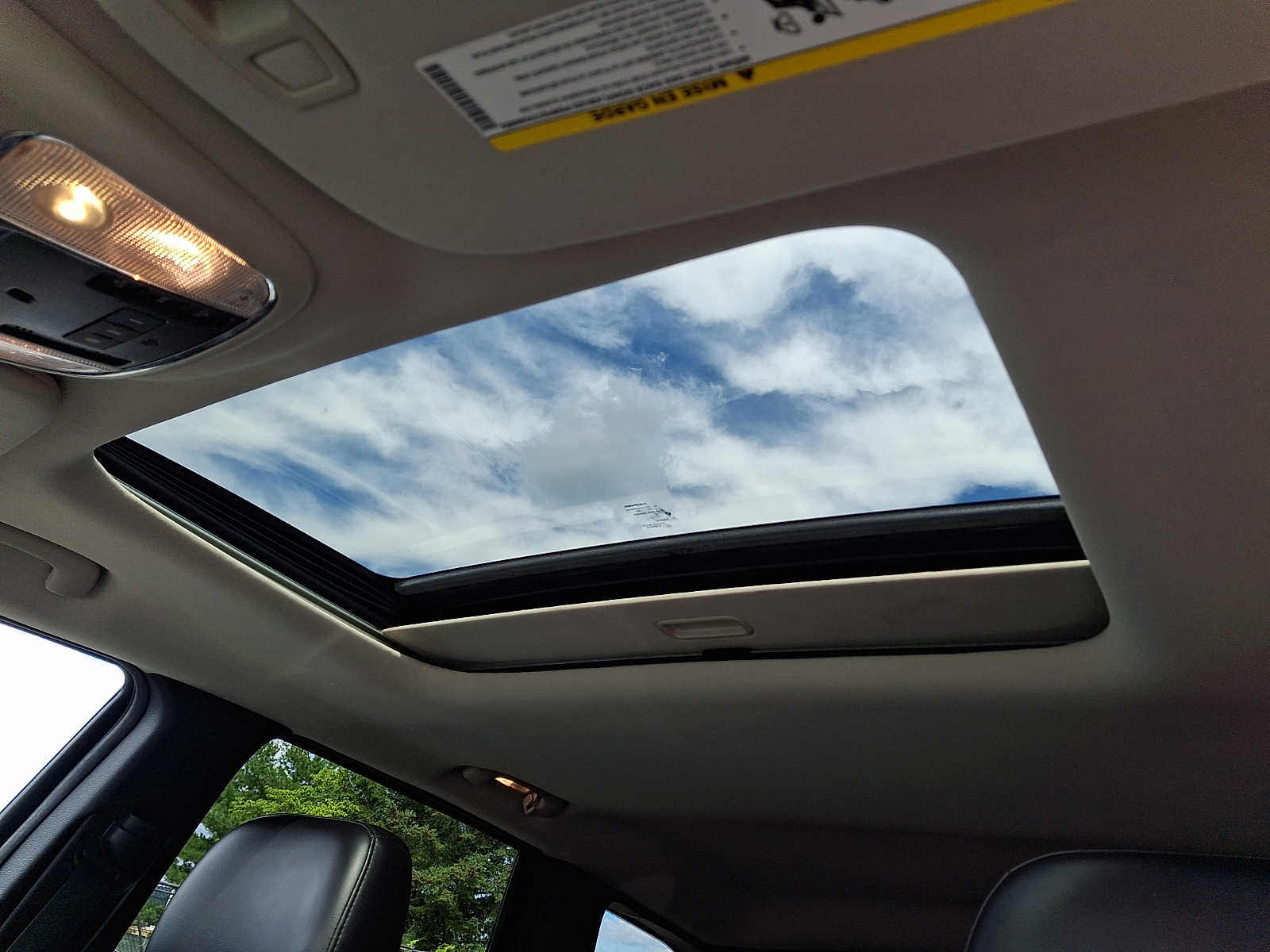 Thumbnail: 2012 Jeep Grand Cherokee - 12
