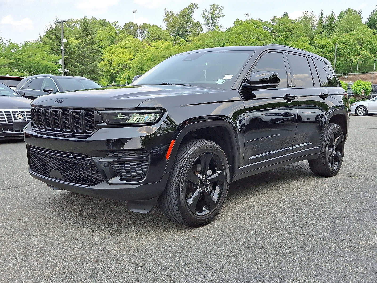 2023 Jeep Grand Cherokee Laredo Hero Image