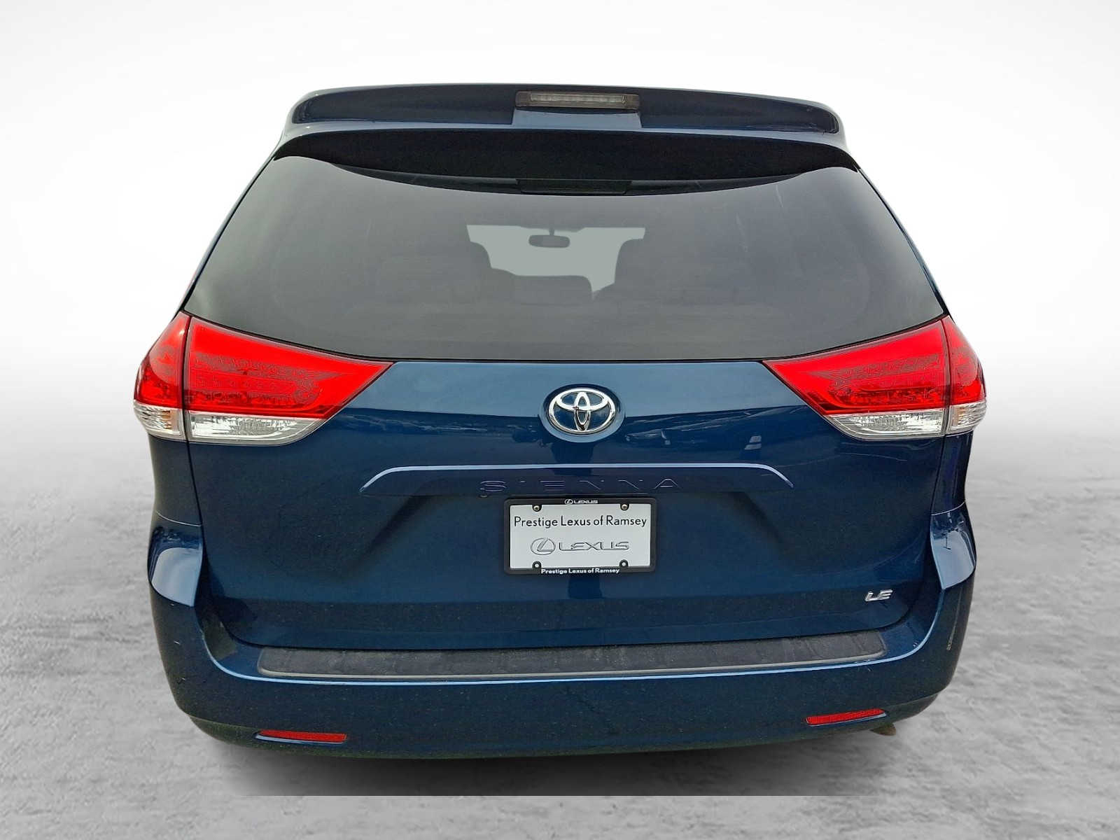 Thumbnail: 2012 Toyota Sienna - 5