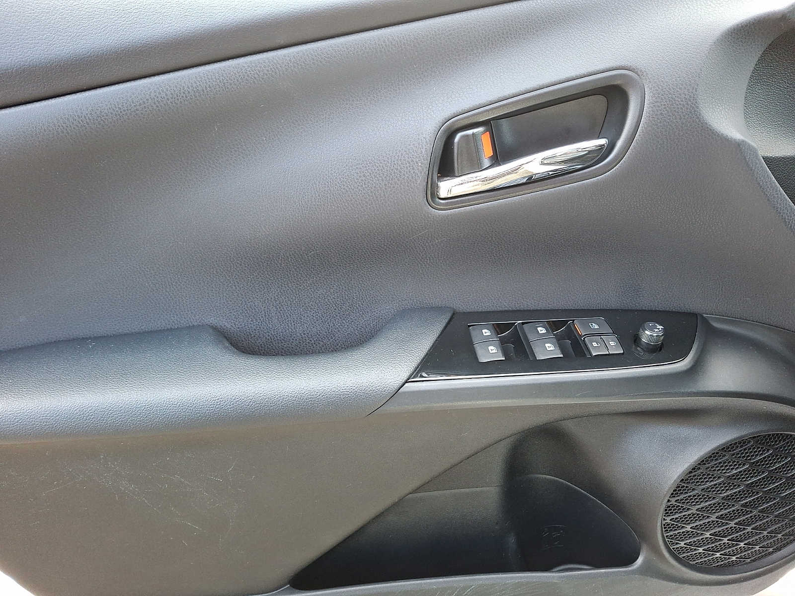 Thumbnail: 2017 Toyota Prius Prime - 9