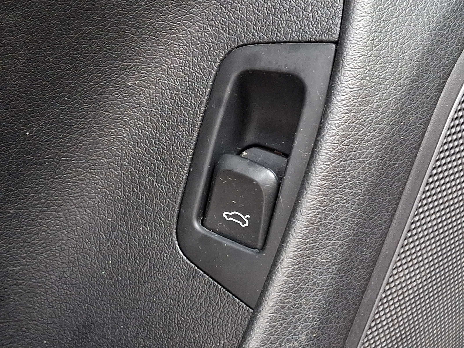 Thumbnail: 2018 Audi Q3 - 25