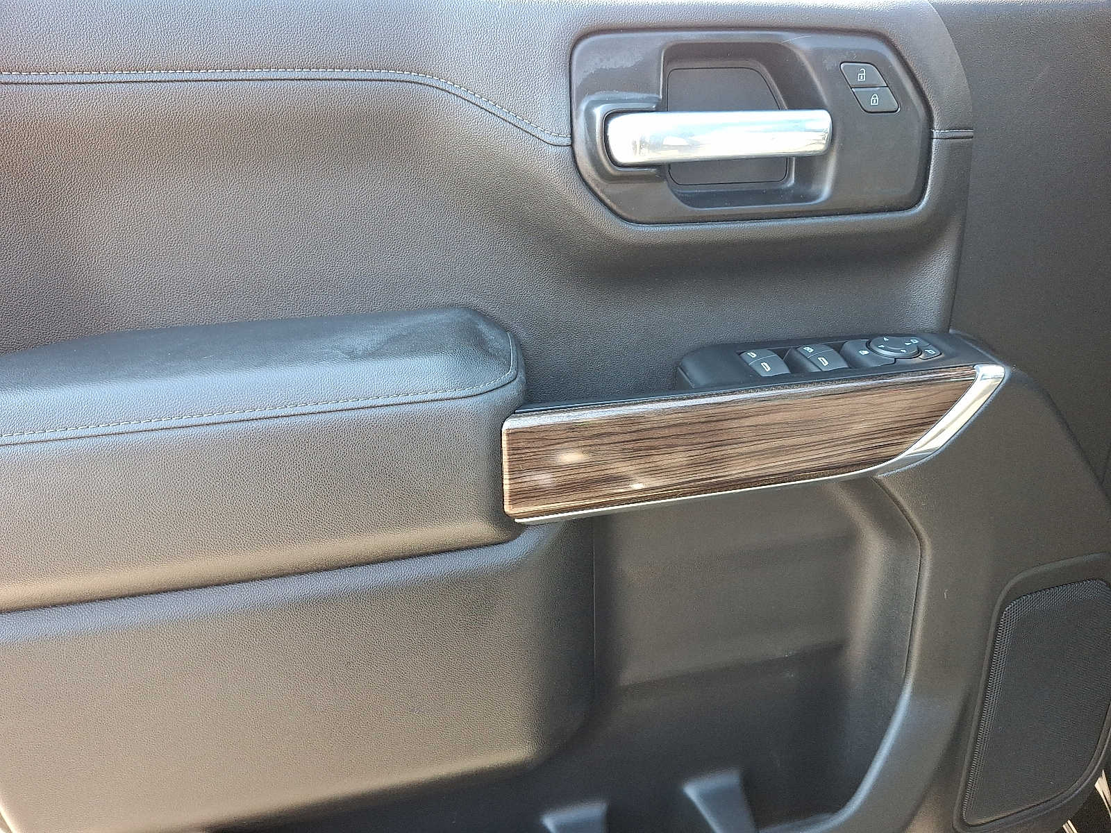 Thumbnail: 2021 Chevrolet Silverado 1500 - 9