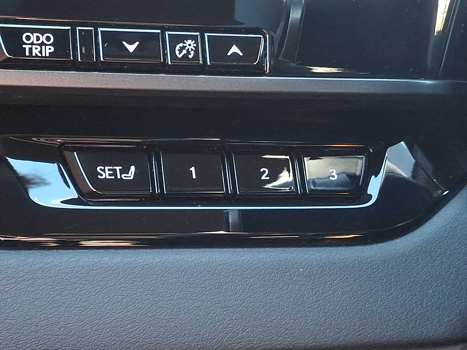 Thumbnail: 2025 Lexus RX - 23