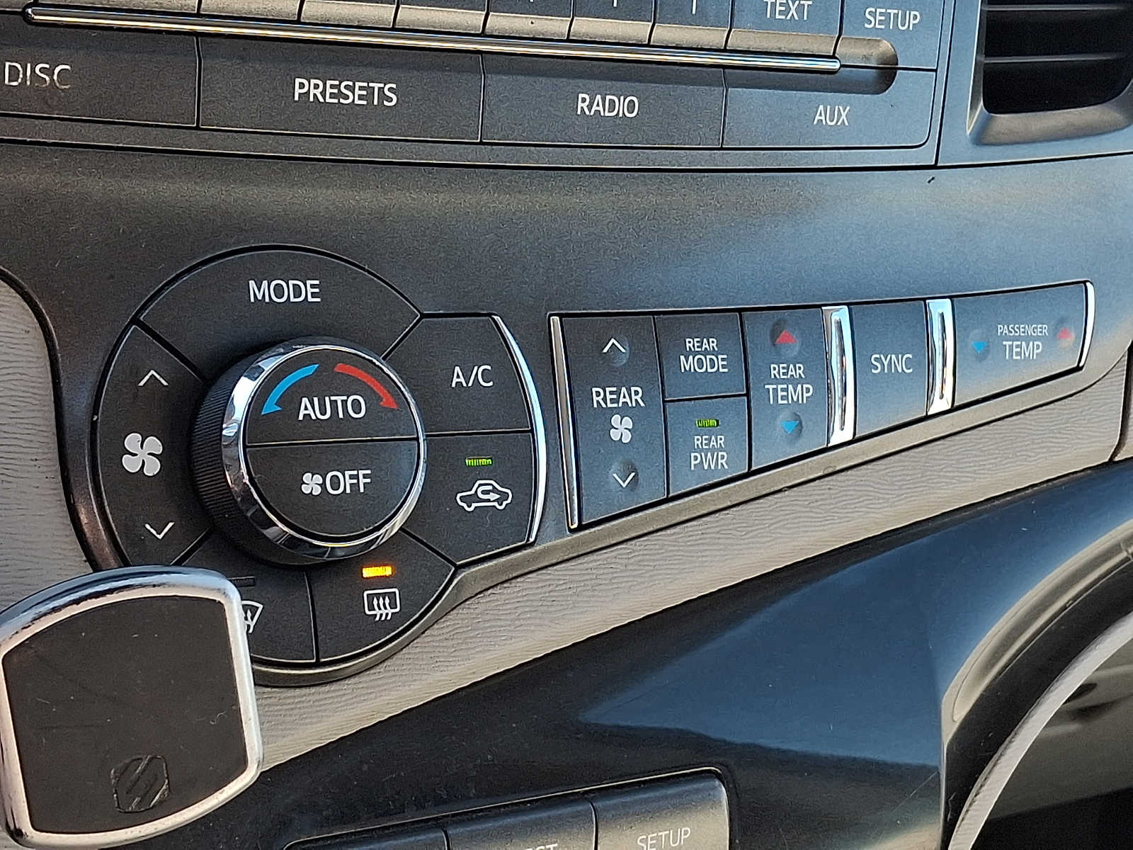 Thumbnail: 2014 Toyota Sienna - 13