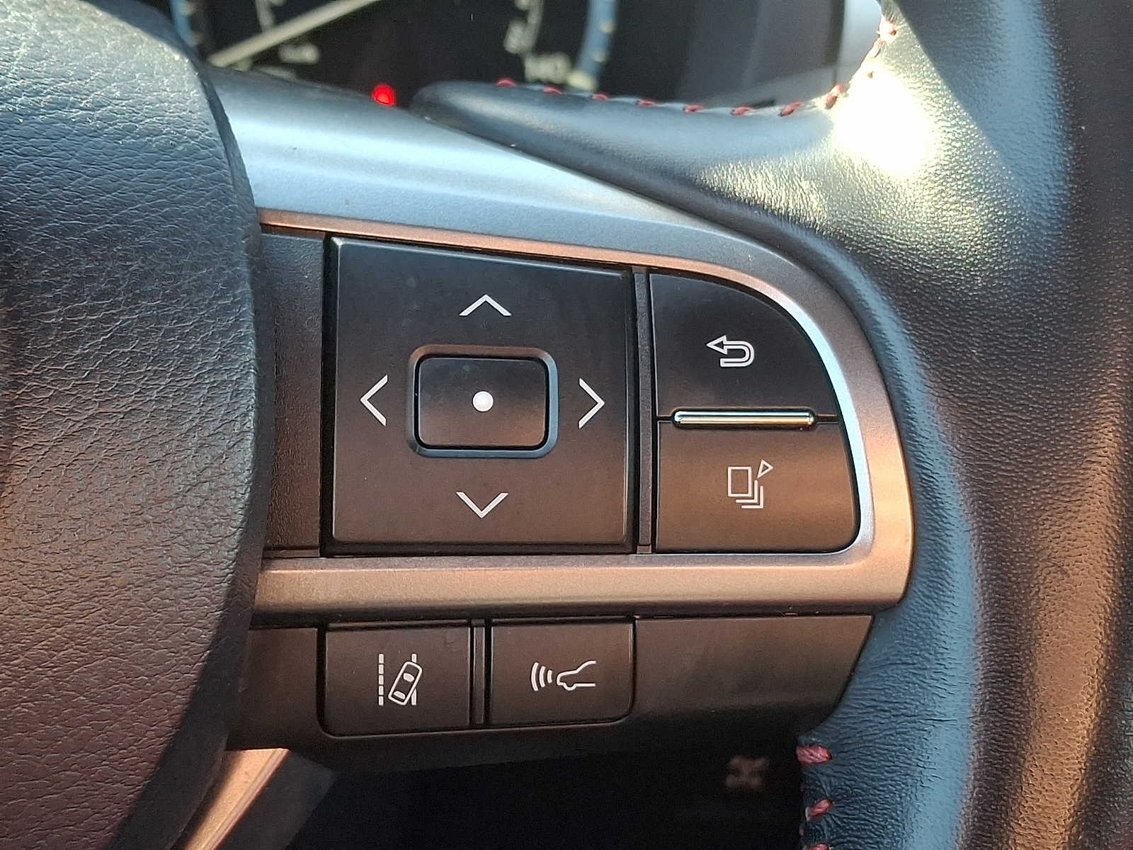 Thumbnail: 2023 Lexus GX - 19