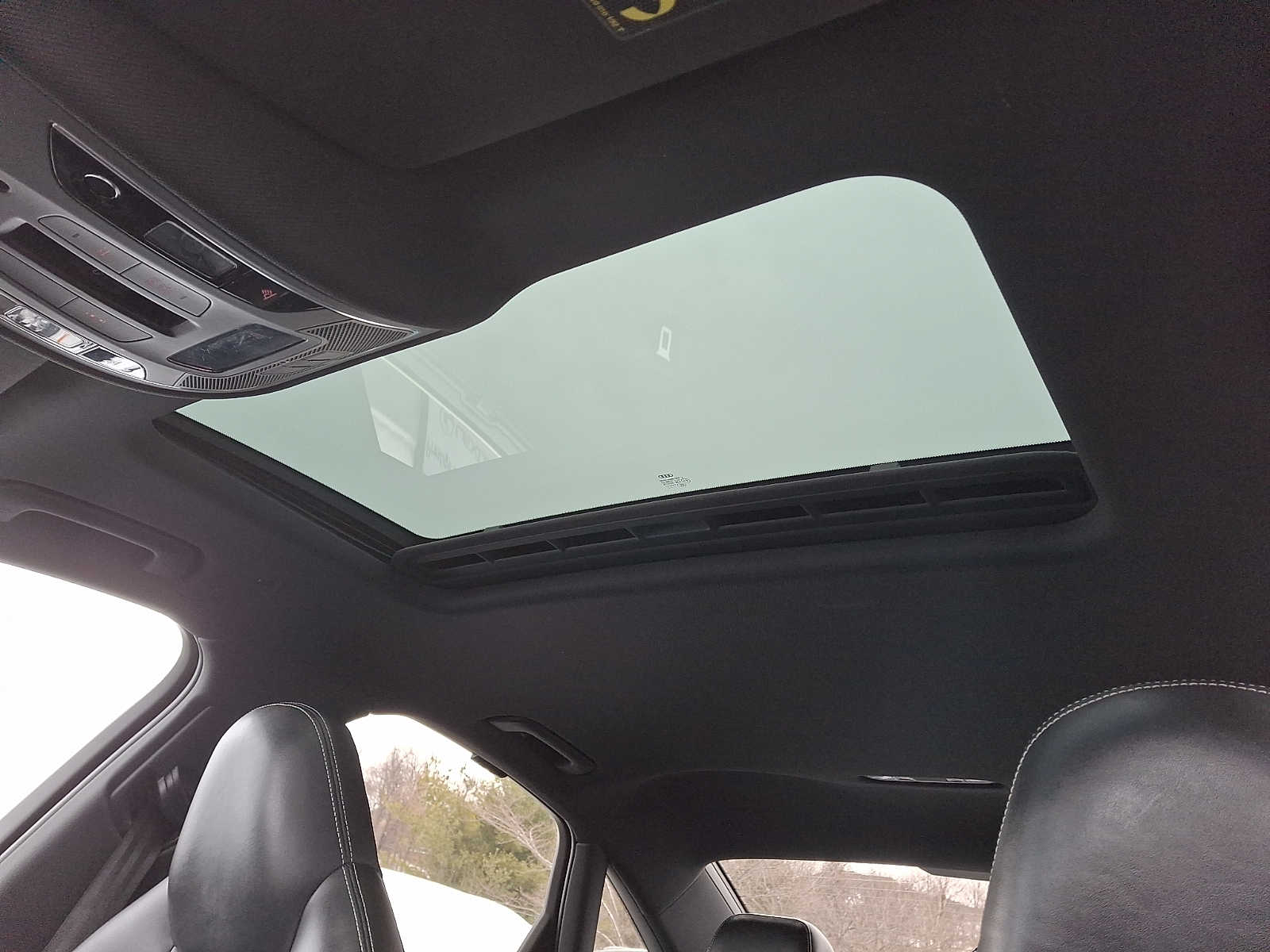 Thumbnail: 2013 Audi S6 - 12