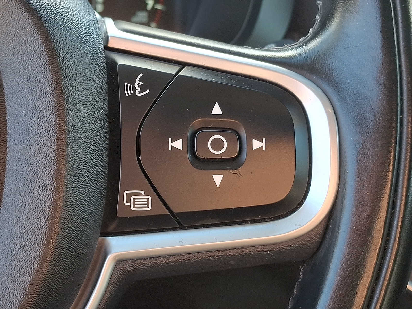 Thumbnail: 2019 Volvo XC60 - 19