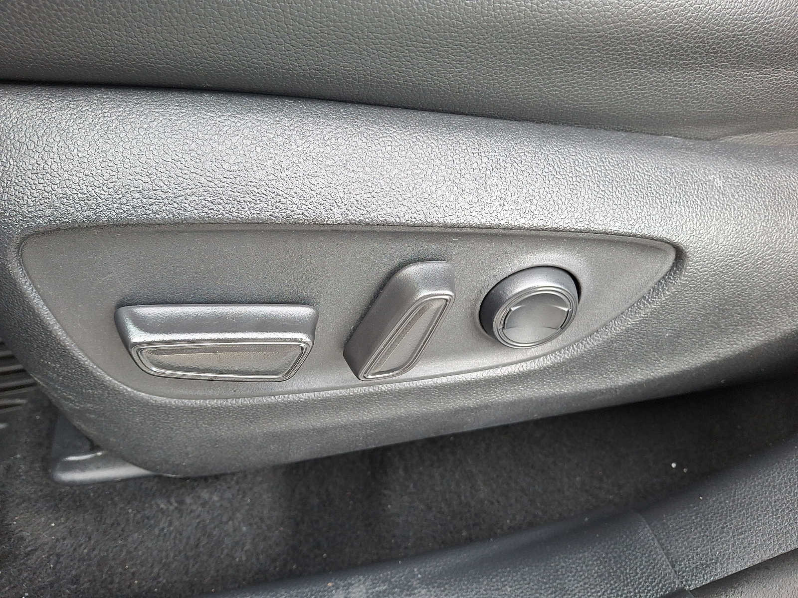 Thumbnail: 2021 Toyota Highlander - 11