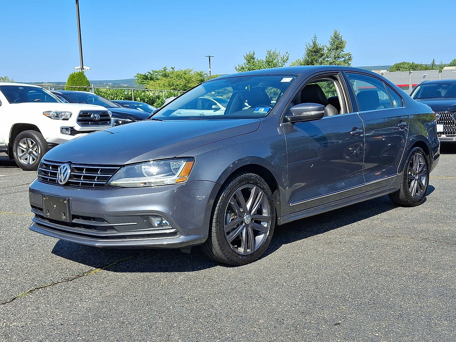 Thumbnail: 2018 Volkswagen Jetta - 1