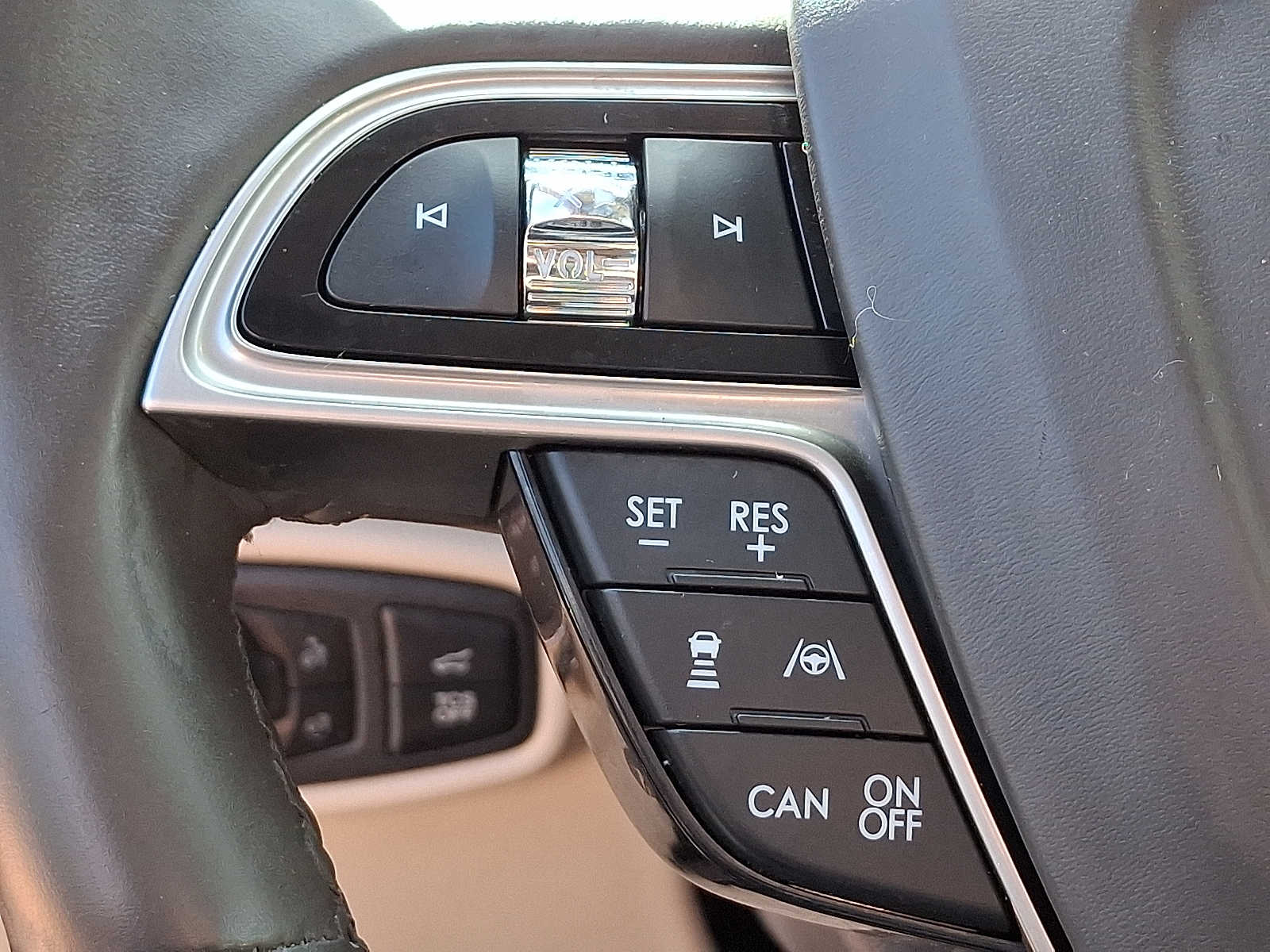Thumbnail: 2020 Lincoln Nautilus - 18